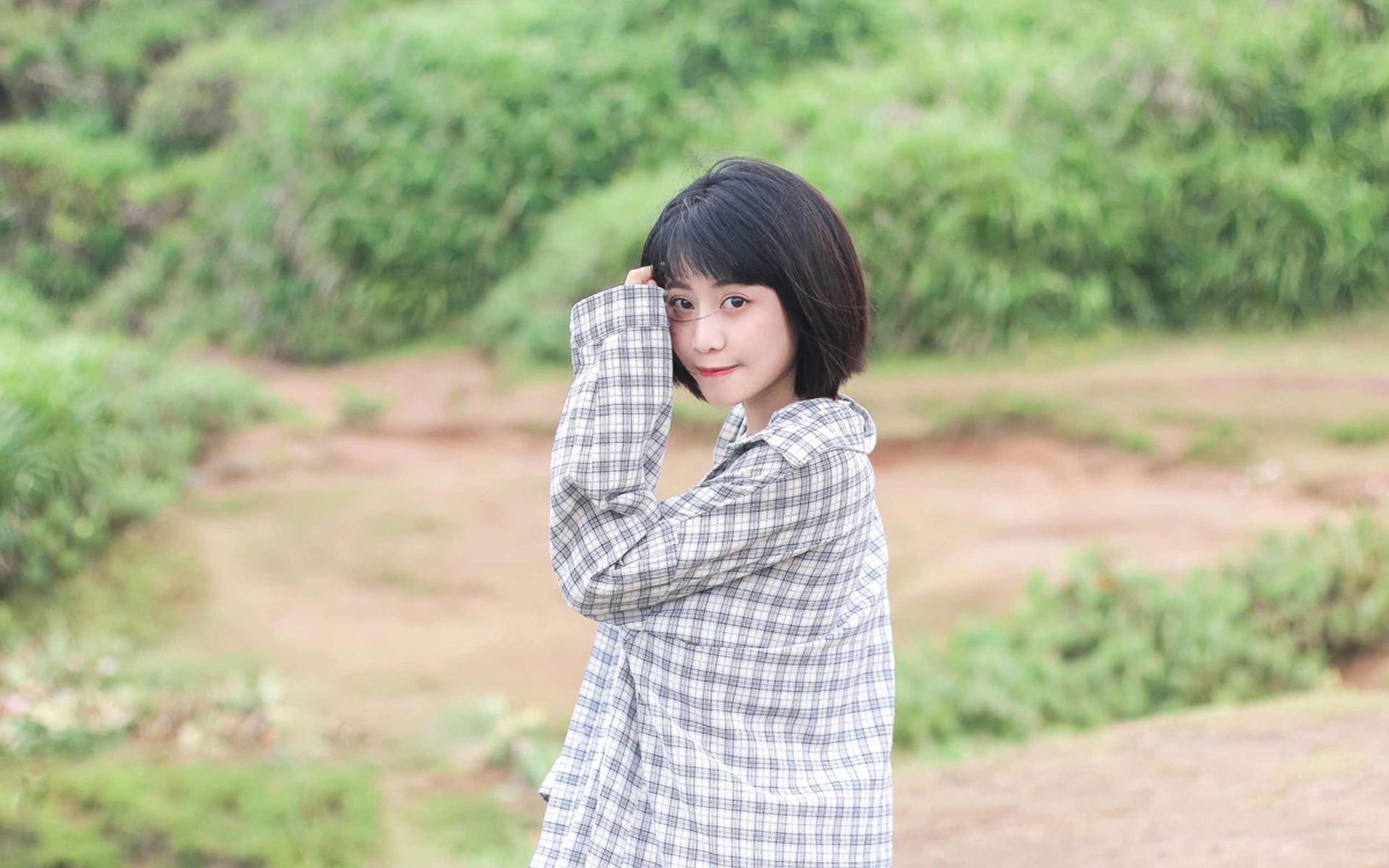 短发的日系女生