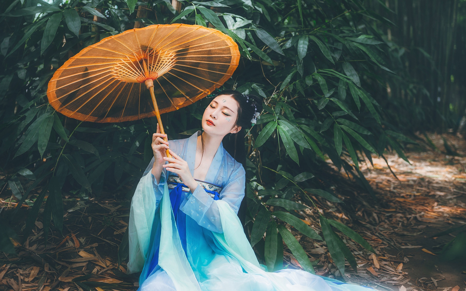 撑着油纸伞汉服美女