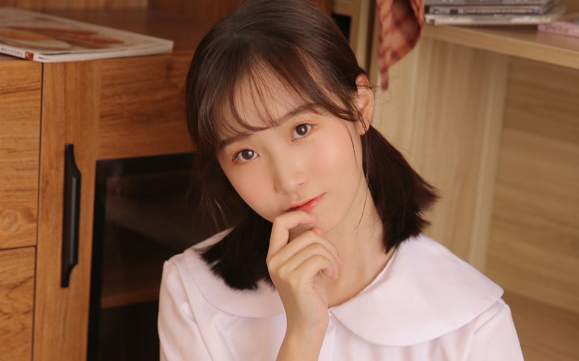 秀雅绝俗的女生