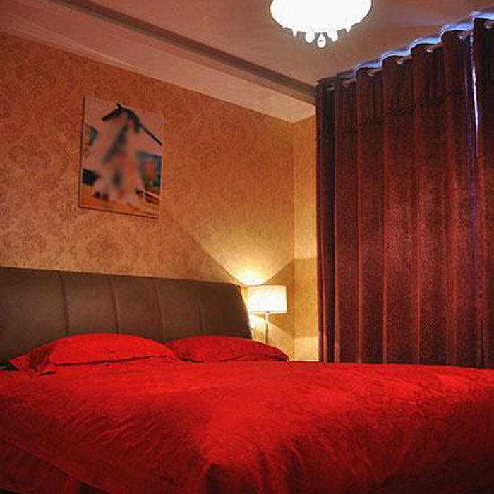 粉色系现代小跃层