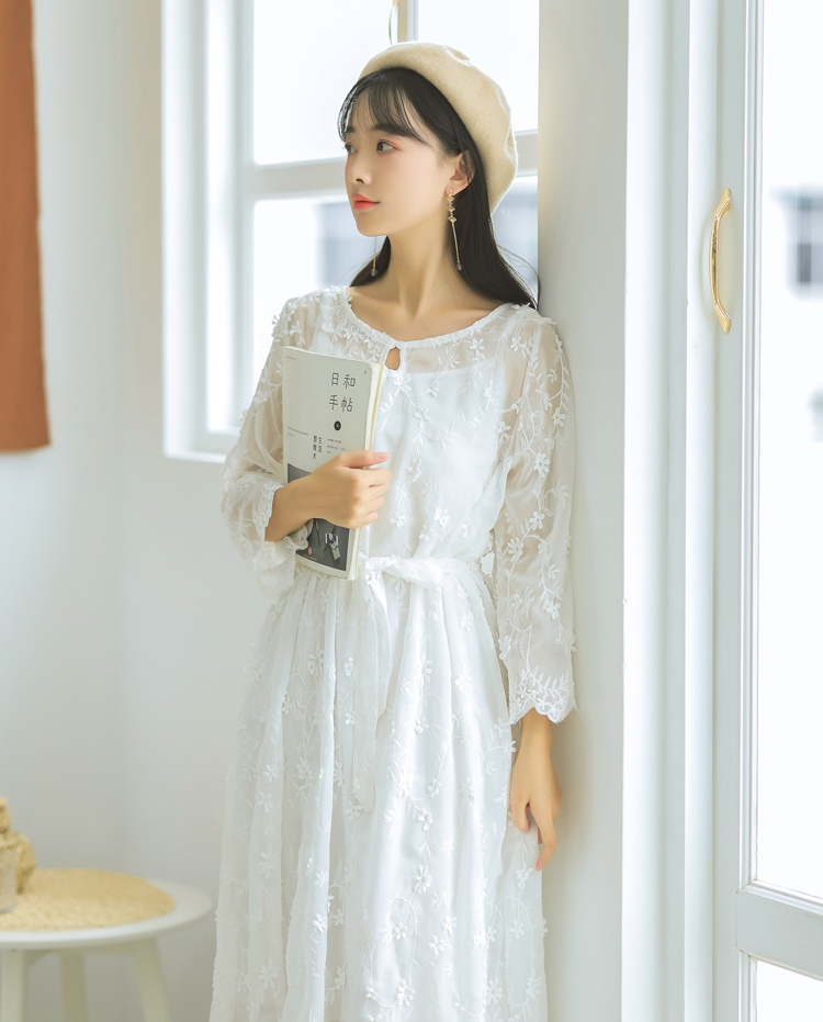 2018年度新款清新简约的森女系蕾丝连衣裙