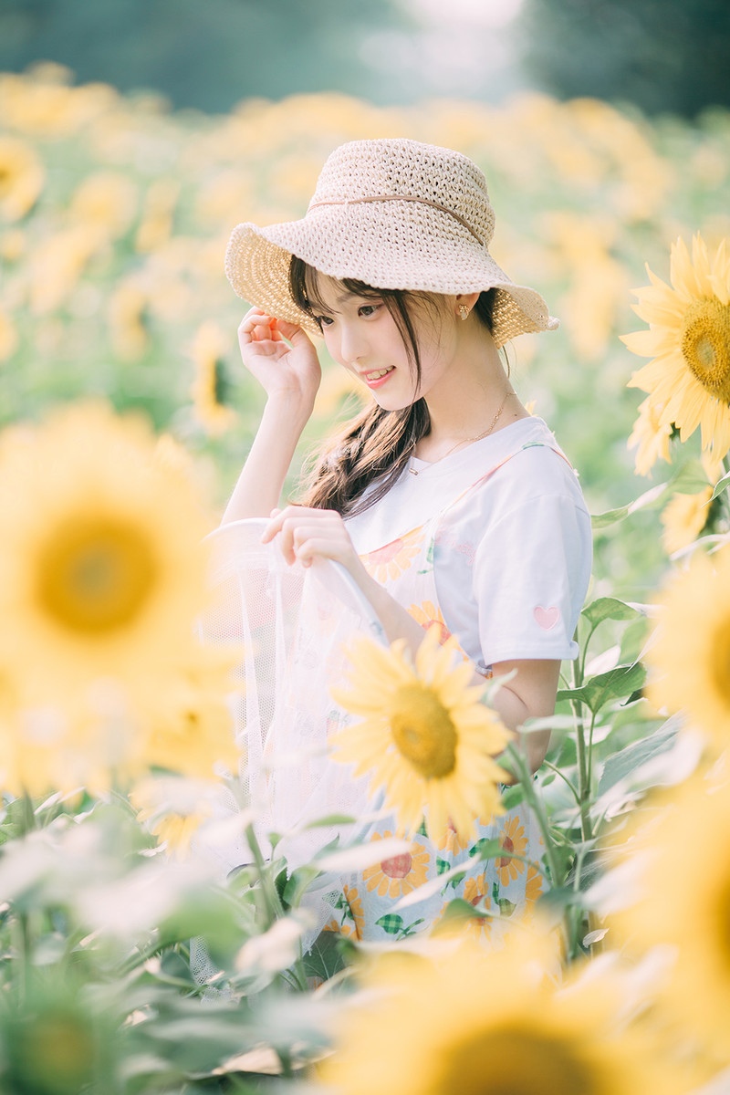 森系的美少女户外写真