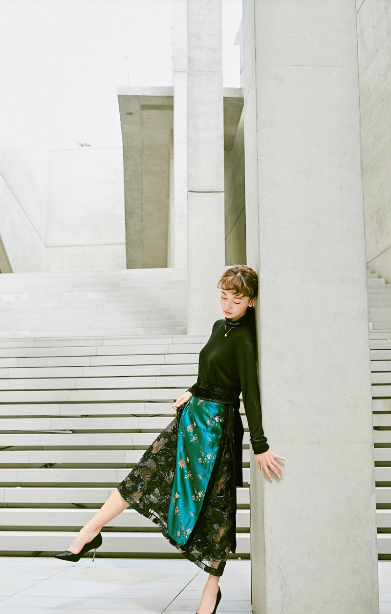 吴谨言时髦的妆容