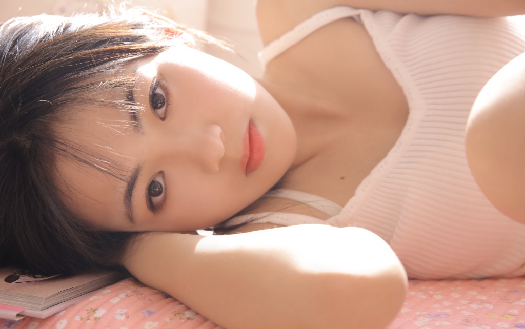 居家清新少女写真