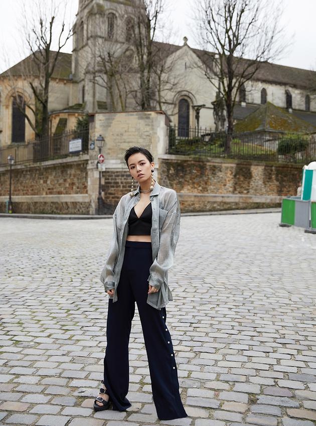 性感时尚的宋芸桦