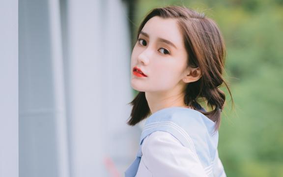 文艺的制服少女