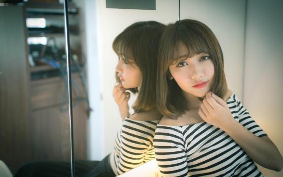 纯天然的大眼美女