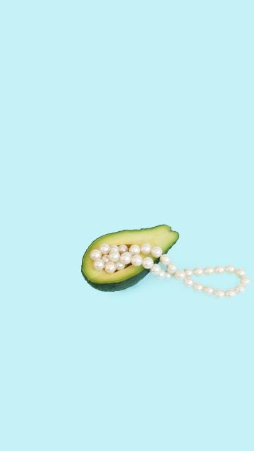 牛油果和项链