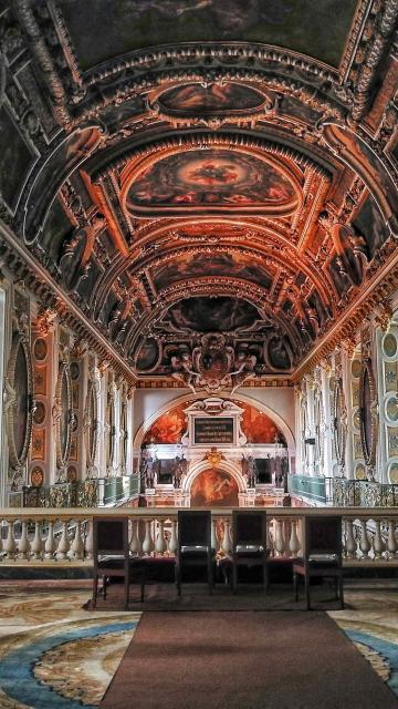 法式风格的对称建筑