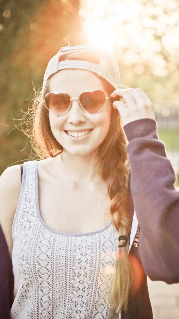 阳光少女对你微微一笑