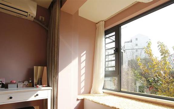 简约时尚飘窗窗帘效果图