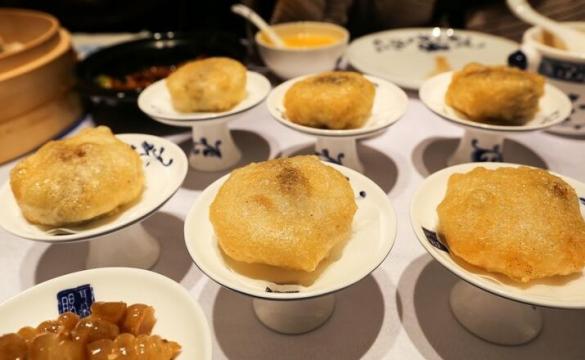 津门特产:耳朵眼炸糕