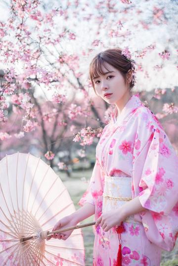 纯日系风格的樱花和服