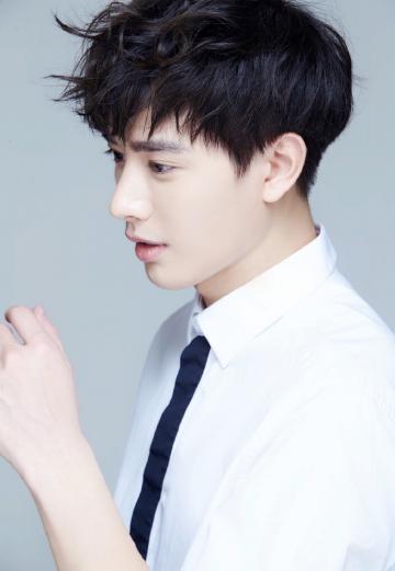 王佑硕帅气白衬衫合集